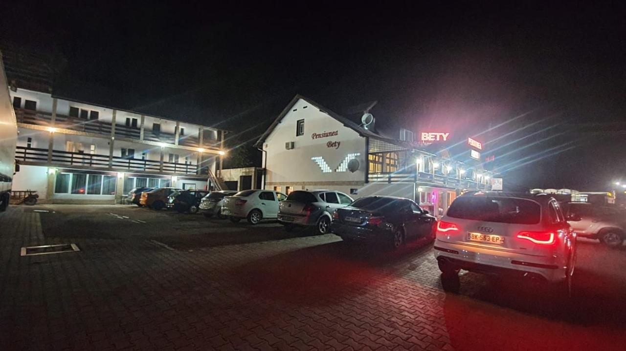 Pensiunea Bety Tutulesti Luaran gambar